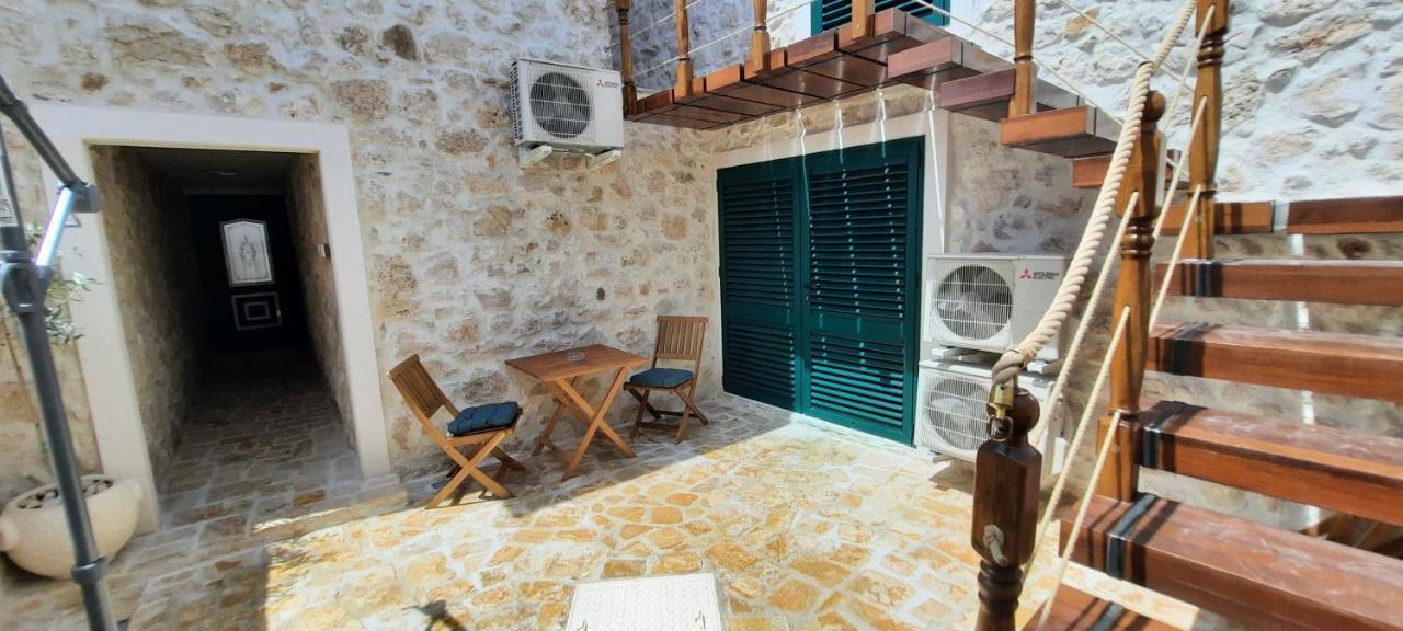 Apartments Mliko I Palenta Ražanac 外观 照片